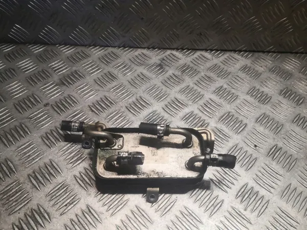 Arrefecedor de combustível Mercedes-Benz OEM 2720700279 - Usado image 2