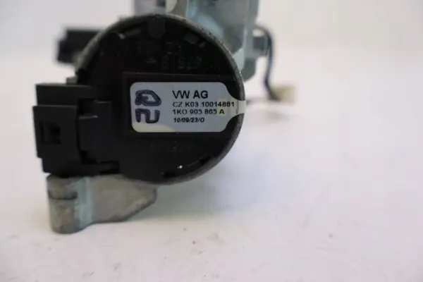 Audi A3 8P Kiinteä osa OEM 1K0905865A image 6