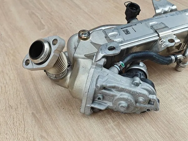 Soupape refroidisseur EGR OEM 8580452 pour BMW 2.0D image 4