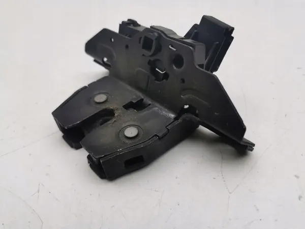 Opel Zafira C 2014 Baklucka Lås image 4