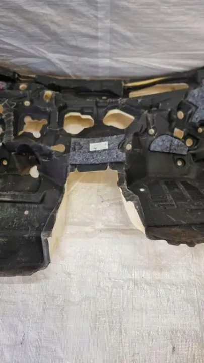 Isolation cloison Ford Fiesta mk8 OEM H1BBA01688AD image 3