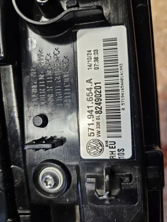 VW Tiguan III Faixa LED Grade Direita OEM 571941654A image 4