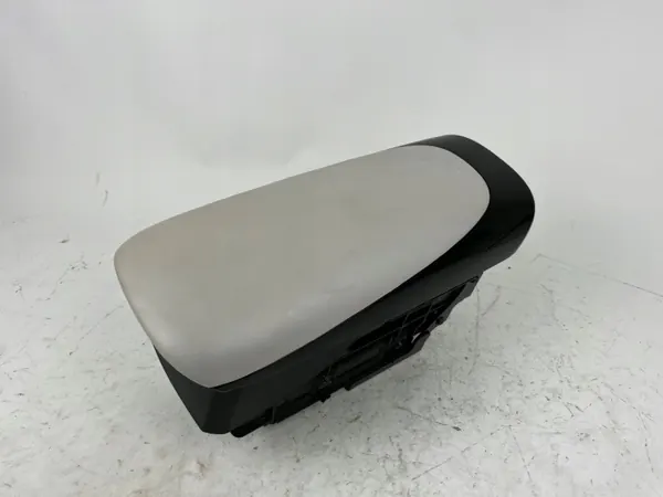 Accoudoir console Toyota Mirai OEM 5881862010 image 4