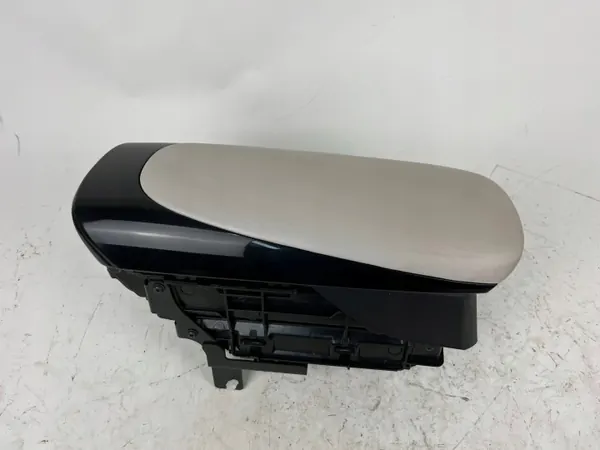 Accoudoir console Toyota Mirai OEM 5881862010 image 5