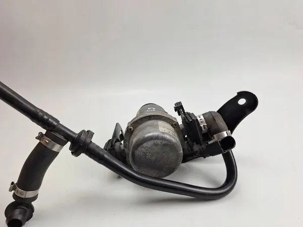 IMUPUMPPU AUDI RS5 8T 4.2 FSI CFS COUPE QUATTRO 8E0927317H image 6