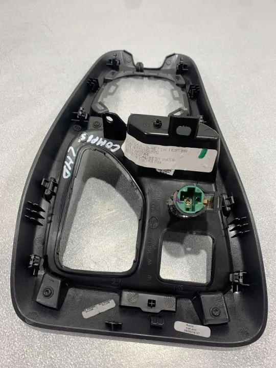 Consola central Jeep Compass OEM FBZ18518 Usado image 7