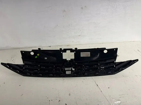 VW Passat B8 Front Grill 19- OEM 3G0853651 image 10