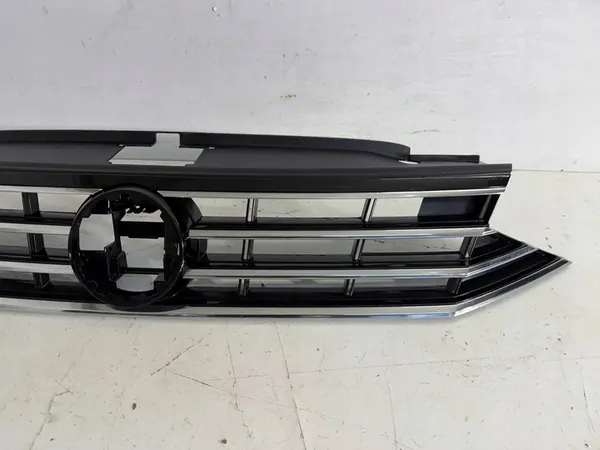 VW Passat B8 Front Grill 19- OEM 3G0853651 image 4