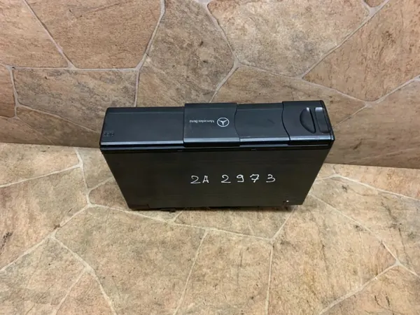 Begagnad Mercedes CD-byttare OEM A2038209089 image 3