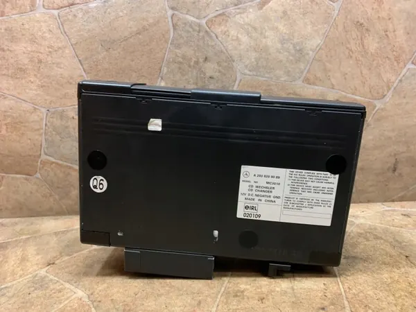 Begagnad Mercedes CD-byttare OEM A2038209089 image 5