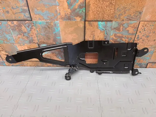 Support OEM 6832603 pour BMW X7 G07 - Montage image 2