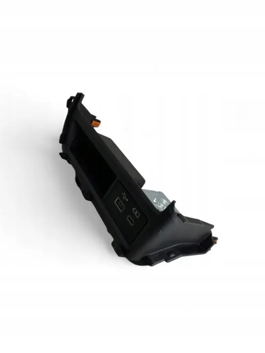 Prise USB Lexus NX 2023 OEM 8619078020 image 3