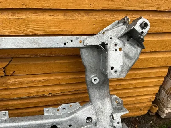 BMW 6883131 Chariot Avant d'Élévateur - Pièce OEM image 3