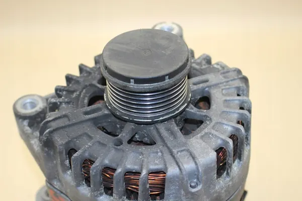 BMW 3 F31 F30 Vaihtovirtageneraattori 7823343 image 4