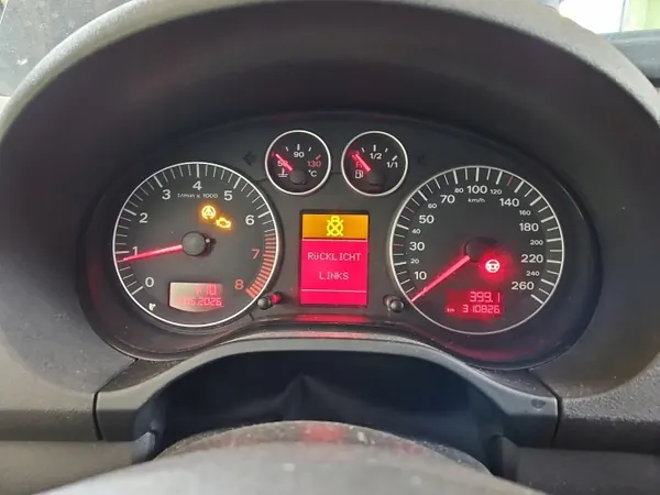 Odómetro Audi A3 8P 2.0 FSI 8P0920930G OEM image 2