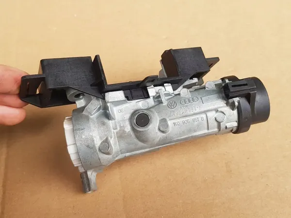 Sytytyskytkin + Avain / VW Audi Seat Skoda / 1K0905851B image 8