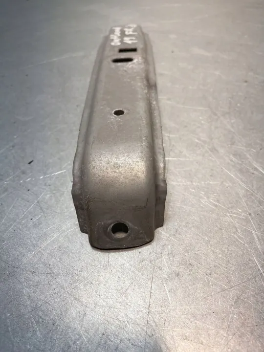 Mitsubishi FBZ21708 framsätesbältesfäste - Begagnad image 3