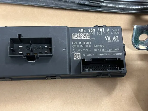 AUDI Q5 80A Elektriska baklucka aktuatorer 80A827851D image 4