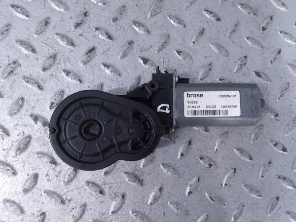 Istuinmoottori Land Rover Defender HK7214546CB Etu Oikea image 5