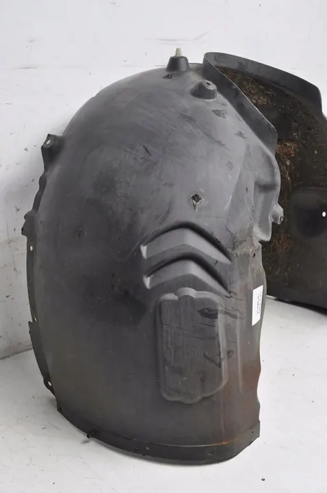 BMW F46 Front Right Wheel Arch 1106682 image 3