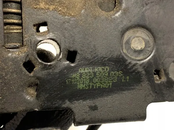 Fecho do capô dianteiro OEM 4M8823509 para Audi Q8 SUV image 4