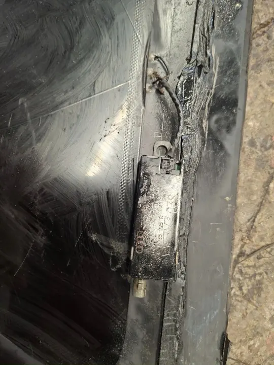 Audi OE takaoikea kori-ikkuna tummalla kalvolla image 3