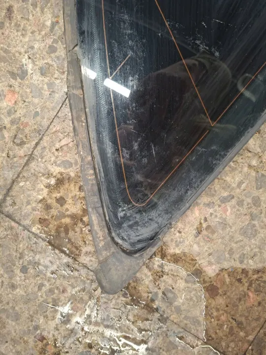 Audi OE takaoikea kori-ikkuna tummalla kalvolla image 7