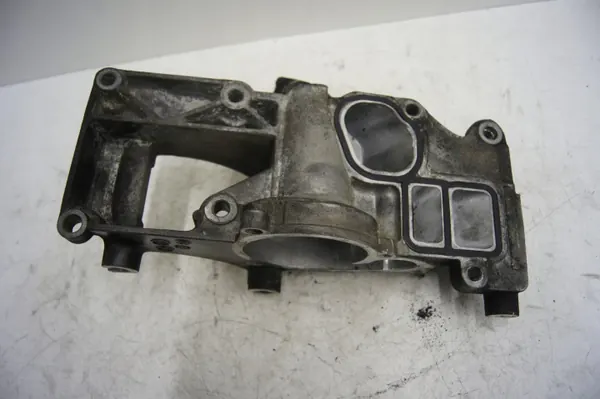 BMW 5' G31 waterpompbeugel OEM 8574052 image 5
