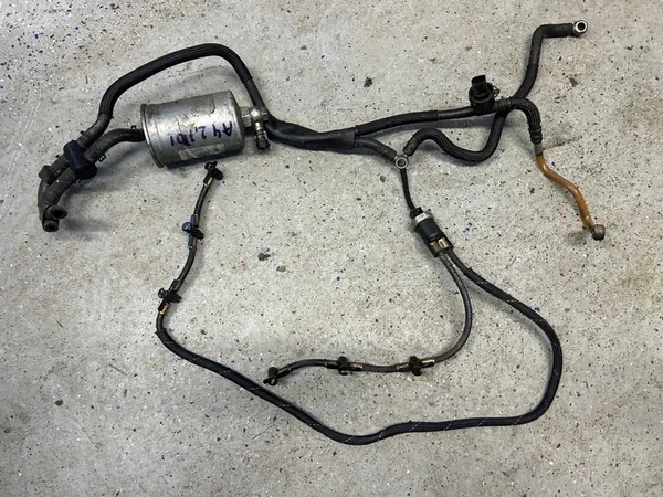 AUDI A4 B7 2.7 TDI Tuyaux de Carburant 059130300AB image 2