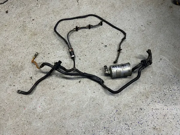 AUDI A4 B7 2.7 TDI Tuyaux de Carburant 059130300AB image 3