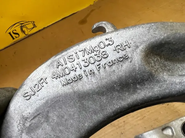 Suporte amortecedor dianteiro direito OEM 4M0413038 Audi A8 D5 image 3