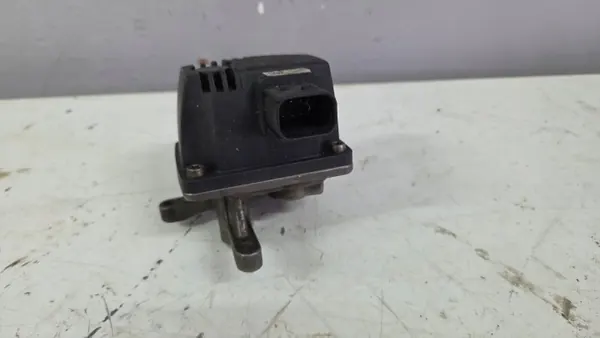 Doseur AdBlue OEM 0001405339 pour Mercedes-Benz image 2