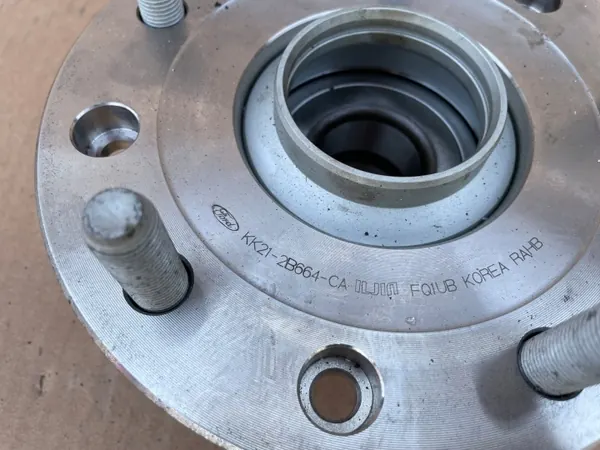 Ford OEM KK21-2B664-CA bakre hjullager begagnat image 3