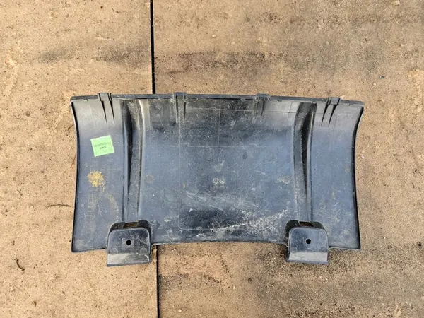 Cubierta de gancho de parachoques trasero Audi Q5 (2013-2017) OEM image 3