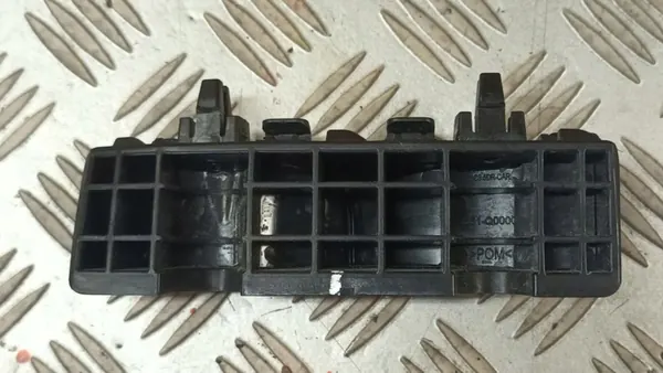 Soporte de parachoques delantero izquierdo HYUNDAI i20 21-25 image 2