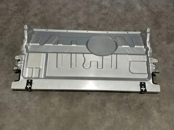 Mercedes AMG GT säiliösuoja OEM A1906403600 image 2