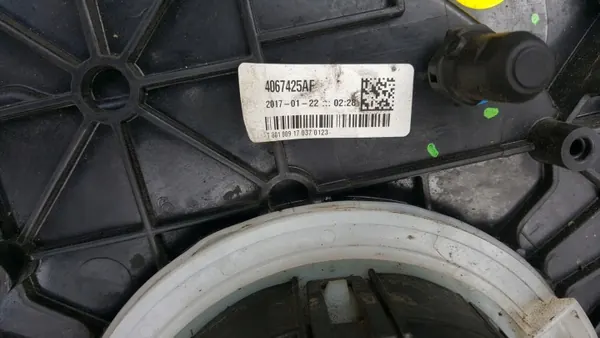 AdBlue-säiliö Pumppu OEM 8W0131878AM Audi A4 B9 image 6