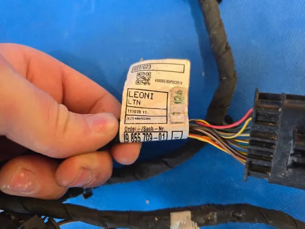 Installation Pare-chocs Avant PDC OEM QUA11921 BMW 4 image 5