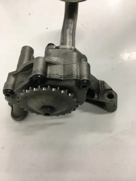 Pompe à huile VW Golf 1.9 TDI OEM 038115121A Occasion image 3