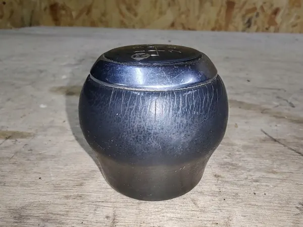 Pommeau de levier Toyota OEM 6 vitesses cuir - Verso Lift 14-18 image 3