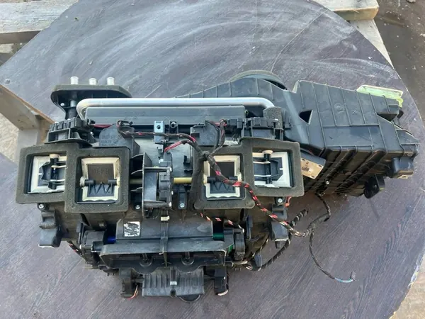 Verwarming radiator BMW 5 F10 F11 2010 52350190 image 2