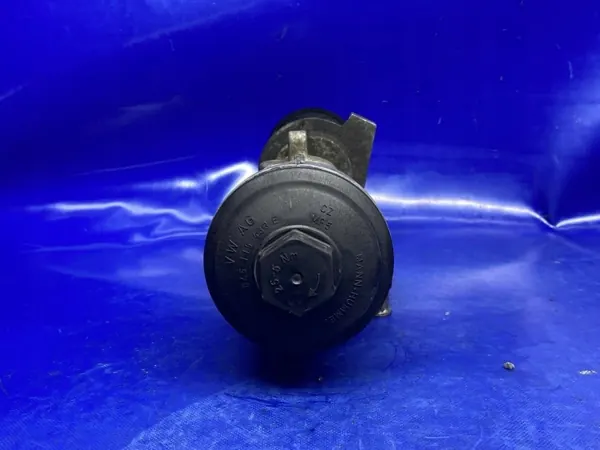 Begagnad Oljefilterbas OEM 045115389K för VW Sharan image 3