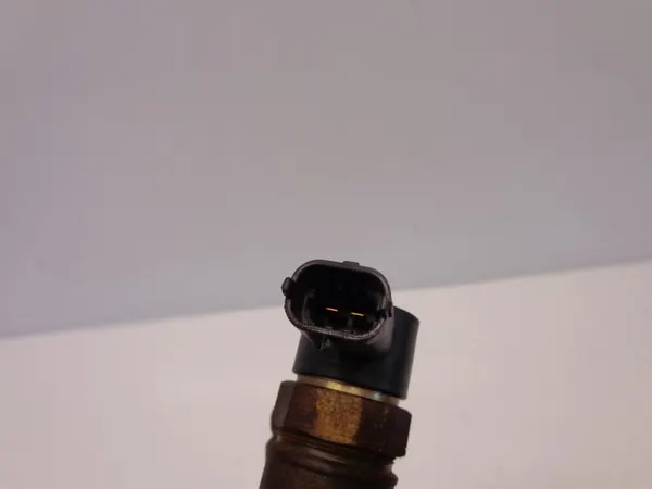 VOLVO XC70 2 II 2.4 D5 Injektor Bosch B44511919 image 3