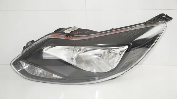 Ford Focus MK3 Vasen Etuvalo OEM Käytetty image 2