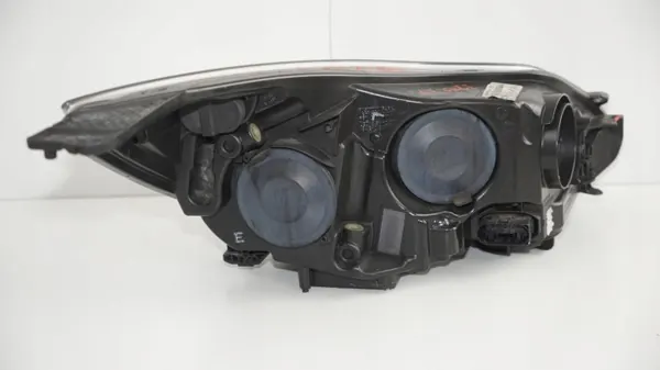 Ford Focus MK3 Vasen Etuvalo OEM Käytetty image 4