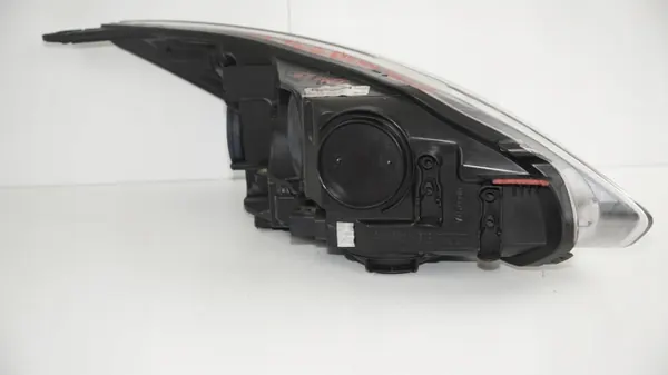Ford Focus MK3 Vasen Etuvalo OEM Käytetty image 6