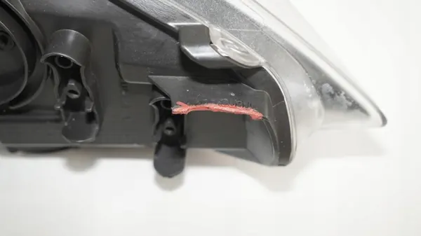 Ford Focus MK3 Vasen Etuvalo OEM Käytetty image 7