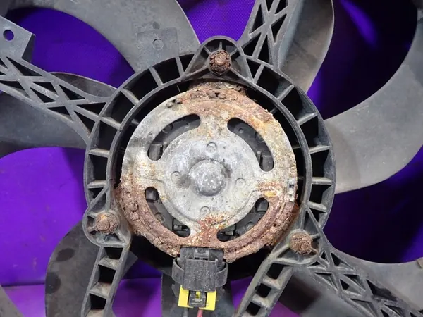 Kylfläkt FIAT GRANDE PUNTO 05-10 51797134 2 Pin image 2