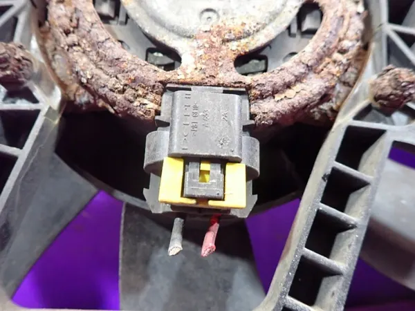 Kylfläkt FIAT GRANDE PUNTO 05-10 51797134 2 Pin image 3