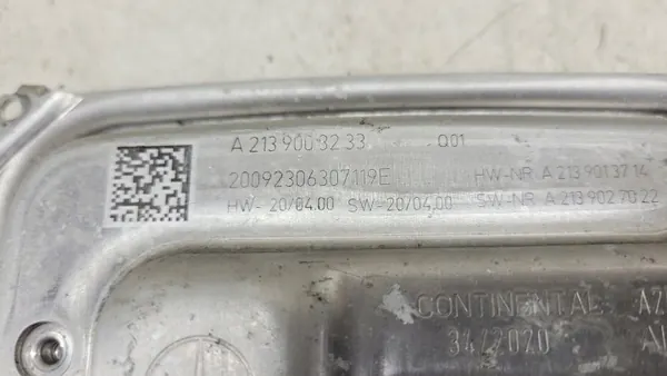 Mercedes E-luokan LED-valonohjain 2139003233 image 3